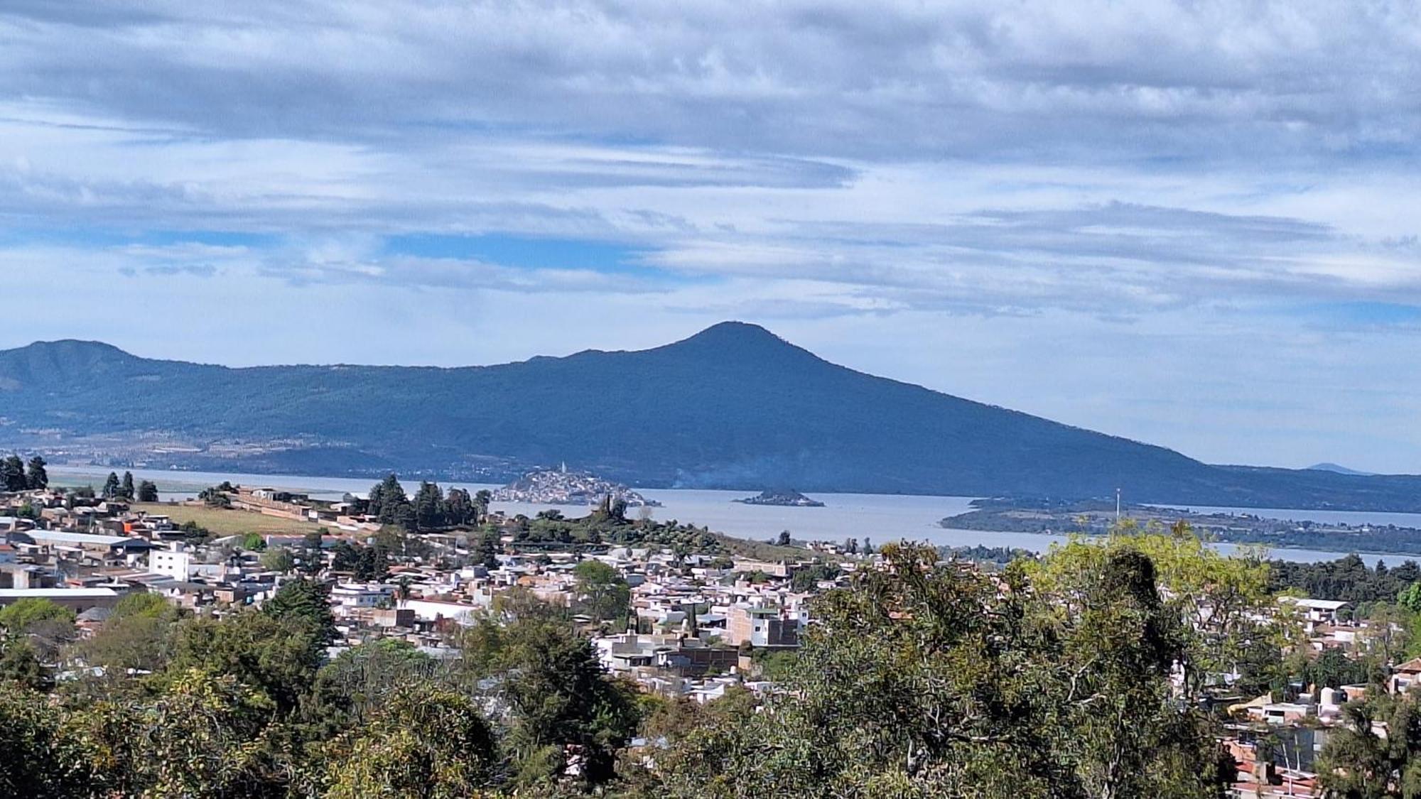 Departamento Vistas De Patzcuaro Con Terraza Vista Hacia El Lago Екстериор снимка