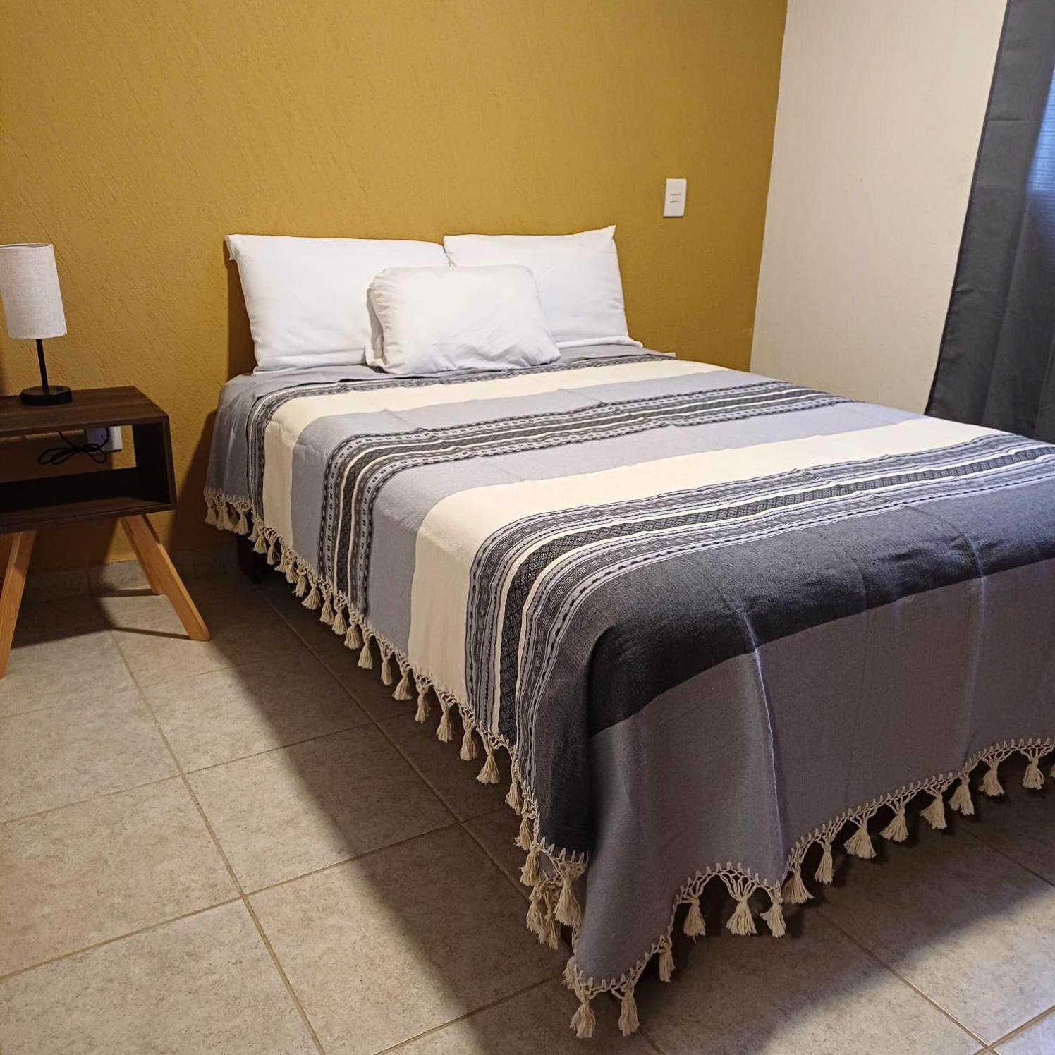 Departamento Vistas De Patzcuaro Con Terraza Vista Hacia El Lago Екстериор снимка